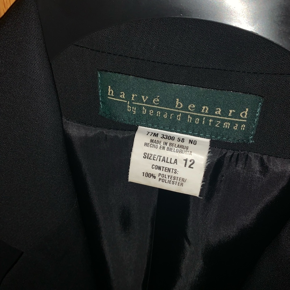Black blazer size 12 Pre-owned in good condition dry clean only